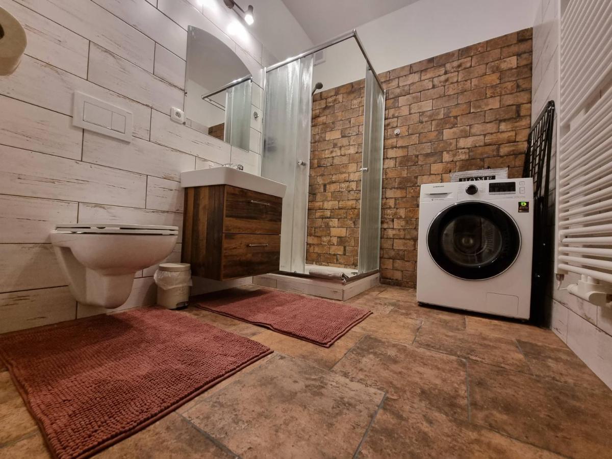 Luxusni Studio Na Velkem Namesti, Wi-Fi, Netflix Hradec Králové Esterno foto