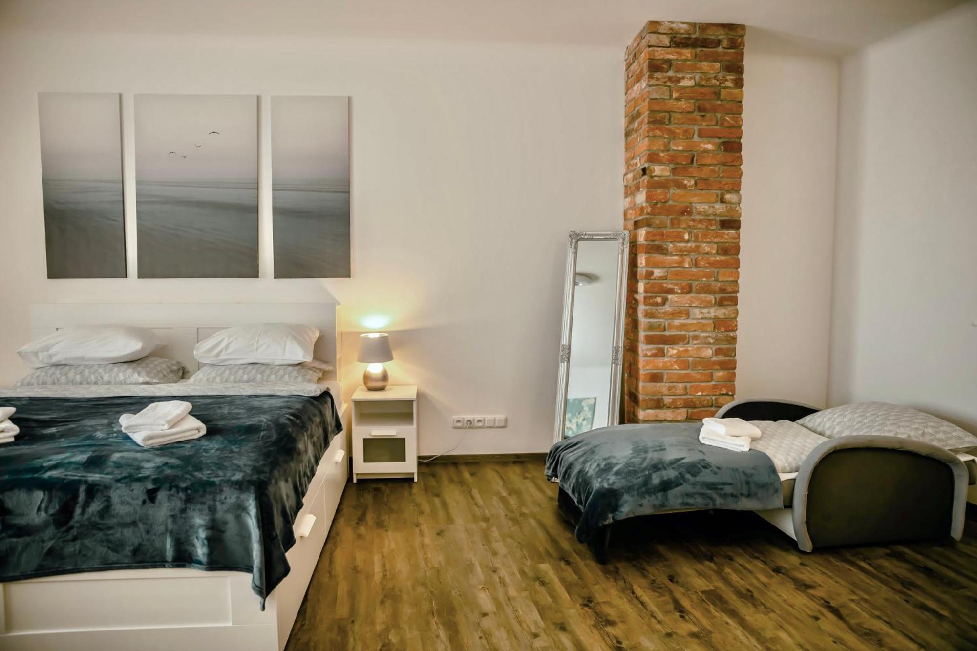 Luxusni Studio Na Velkem Namesti, Wi-Fi, Netflix Hradec Králové Esterno foto